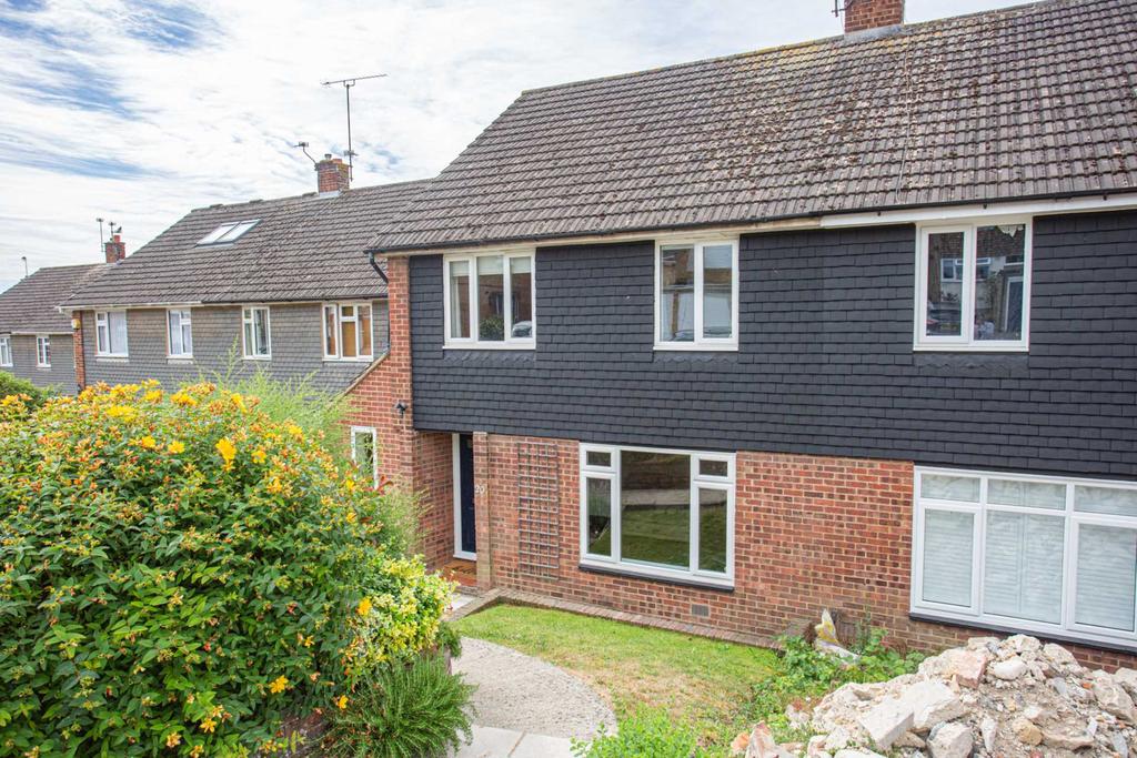 Ladywood Road, Cuxton 3 bed semidetached house £385,000