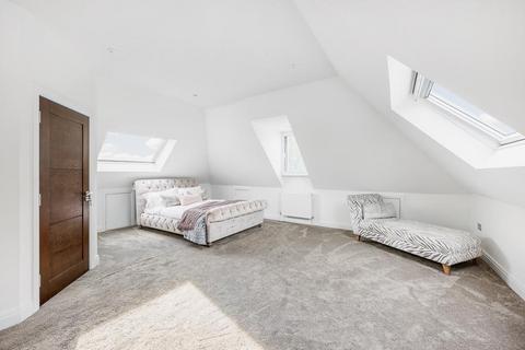 14 Studland Road, London, W7 3QX
