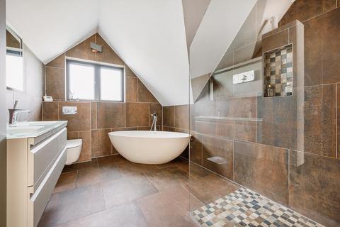 14 Studland Road, London, W7 3QX