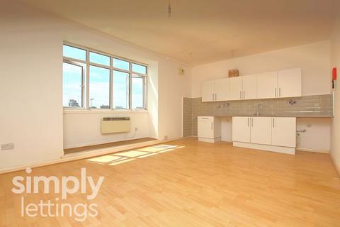 Studio to rent, New Broadway, Worthing