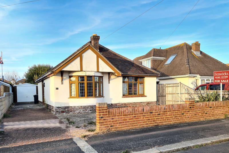 Clanwilliam Road, LeeOnTheSolent, PO13 2 bed detached bungalow for
