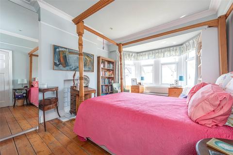 81 Holland Road, London, NW10 5AT
