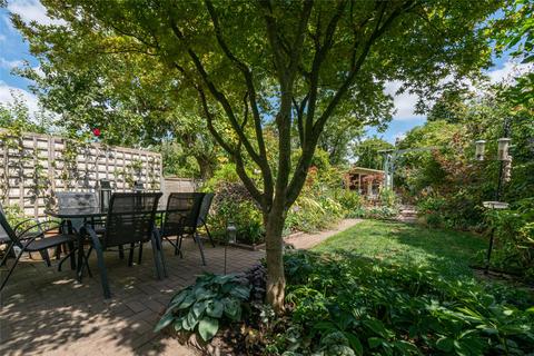 81 Holland Road, London, NW10 5AT