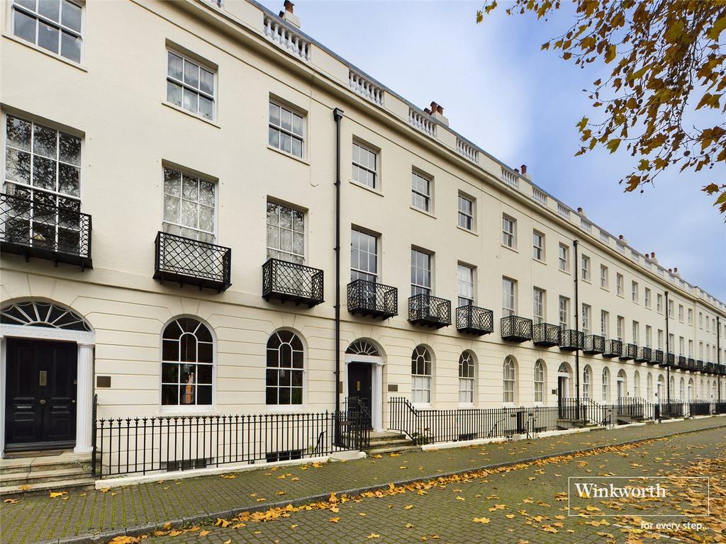 Albion Terrace, London Road, Reading... 2 bed apartment £1,250 pcm (£