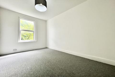 2 bedroom duplex to rent, Dalby Square, Margate