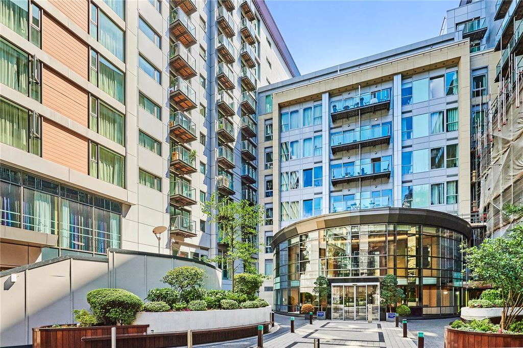 Lanson Building, Chelsea Bridge Wharf, London, SW11 1 bed apartment for sale £465,000
