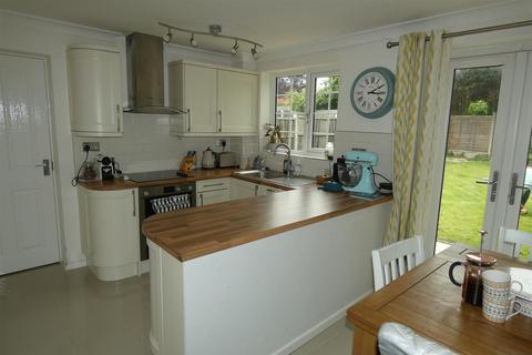 1 Bates Close, Sutton Coldfield, B76 1TL