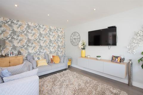 18 Anton Drive, Minworth, Sutton Coldfield, B76 1XG