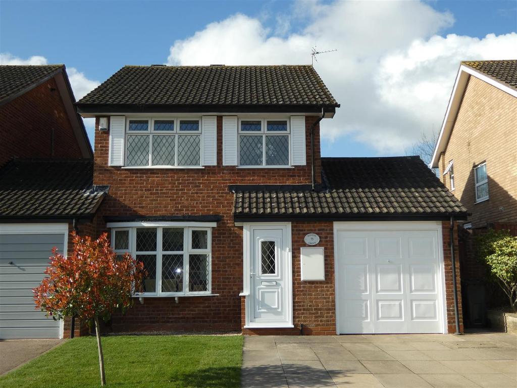 Winton Grove, Minworth 3 bed link detached house £375,000
