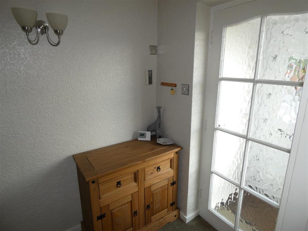 Winton Grove, Minworth 3 bed link detached house £375,000