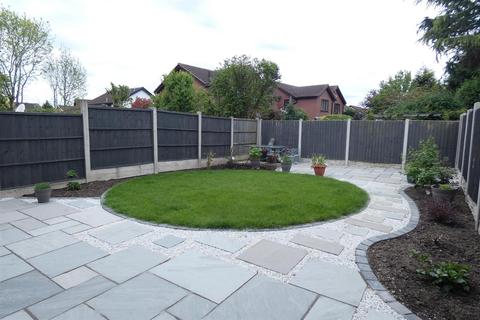 23 Bates Close, Sutton Coldfield, B76 1TL