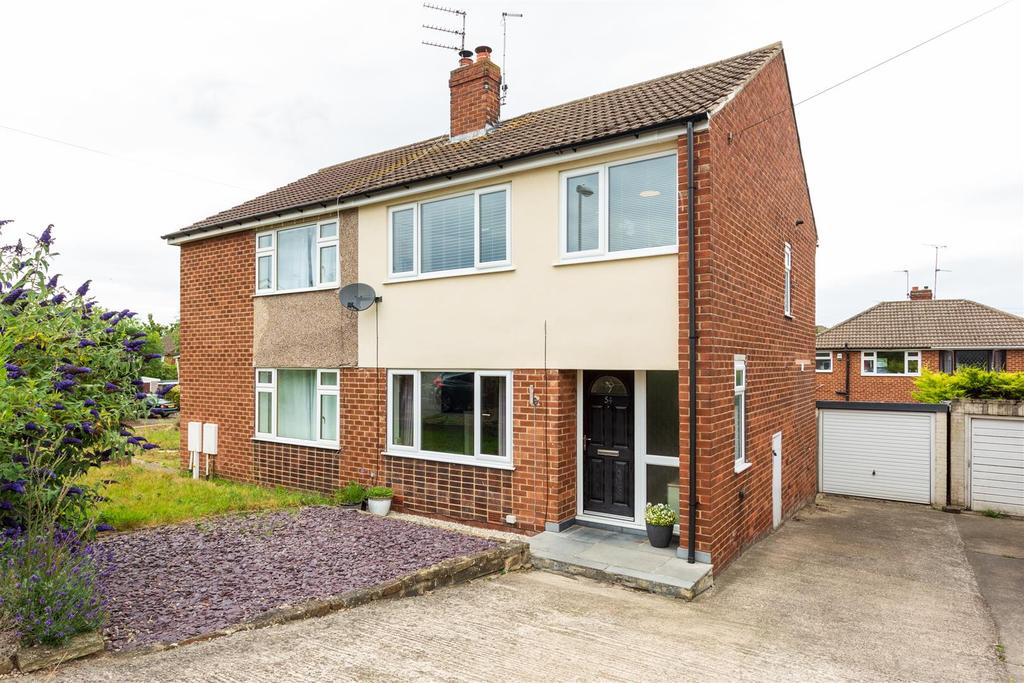 Poplar Avenue, Wetherby 3 bed semidetached house for sale £285,000