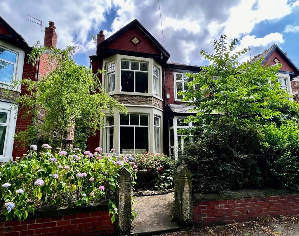 Green Walk, Whalley Range 4 bed semidetached house £725,000