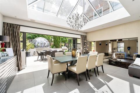 30 Regents Drive, Woodford Green, IG8 8RZ