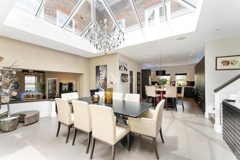 30 Regents Drive, Woodford Green, IG8 8RZ