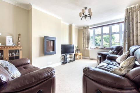 7 Calverley Road, Epsom, KT17 2NX