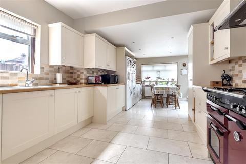 7 Calverley Road, Epsom, KT17 2NX