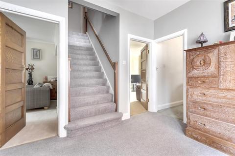 7 Calverley Road, Epsom, KT17 2NX