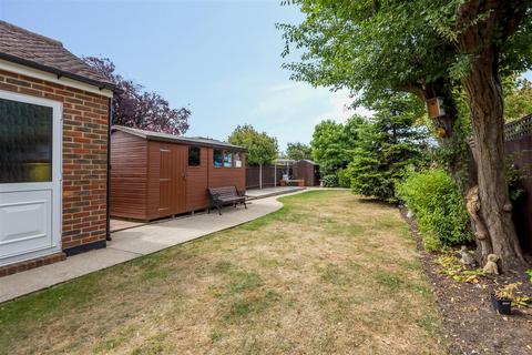 7 Calverley Road, Epsom, KT17 2NX