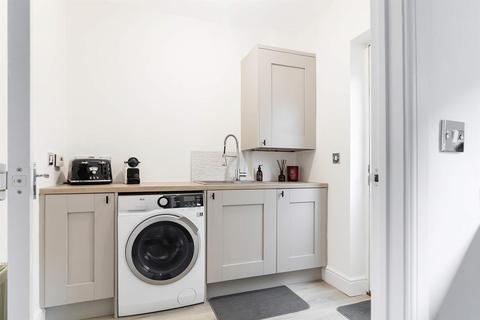 17 Bruce Road, Crossgates, Cowdenbeath, KY4 8AZ