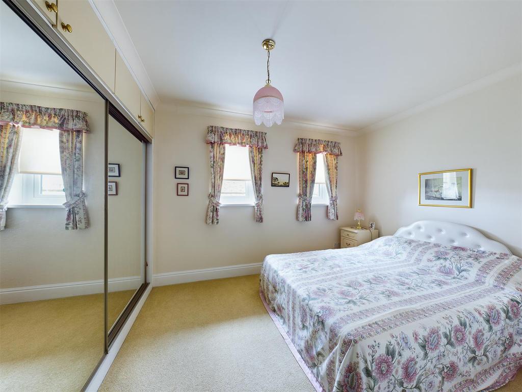 Prince of Wales Apartments, Prince of... 2 bed apartment £240,000