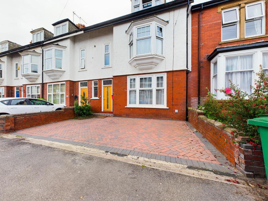 Horsforth Avenue, Bridlington 4 bed terraced house for sale £185,000