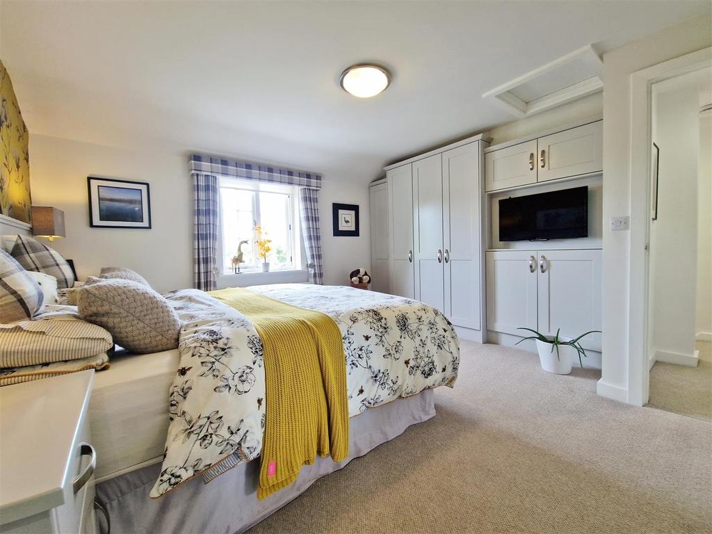 Principal bedroom suite