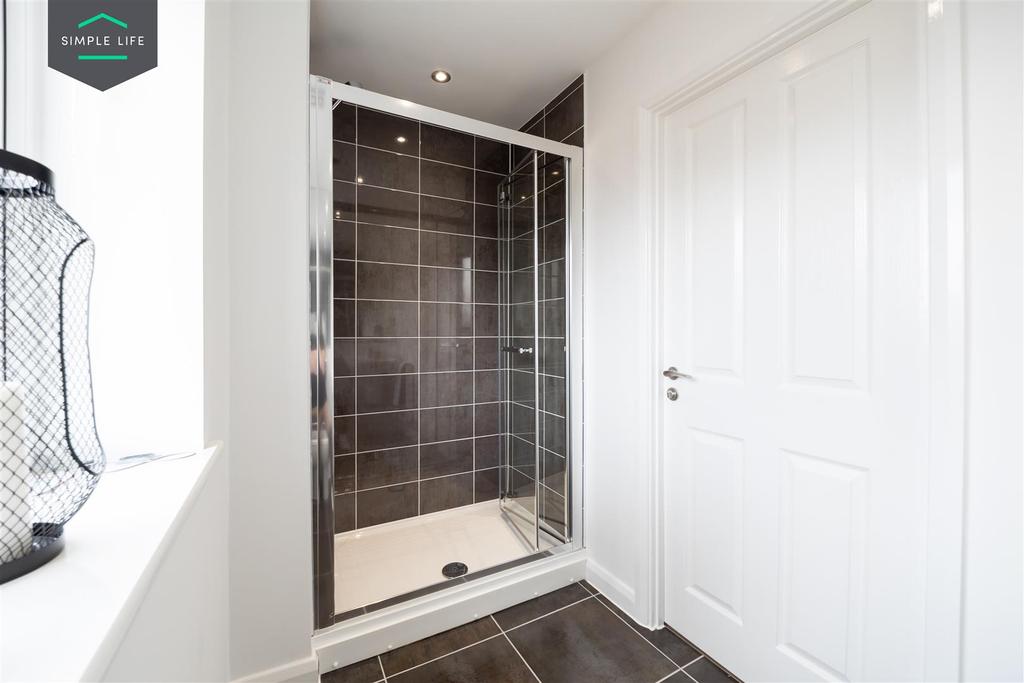 Holly bathroom3.jpg