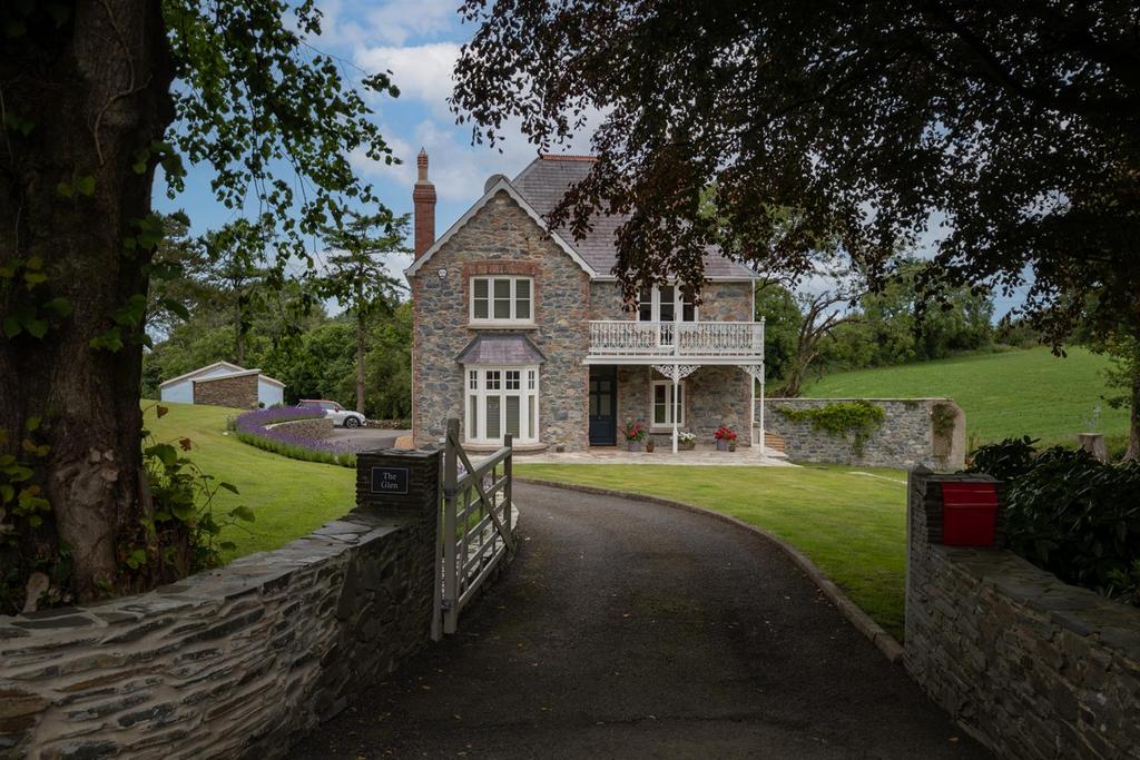 Fishguard Road, Newport 4 bed detached house for sale £825,000