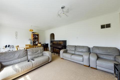 52 Brierley, New Addington, Croydon, CR0 9DQ
