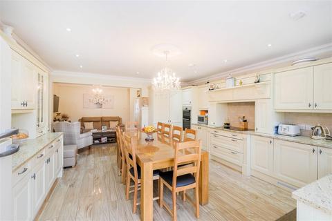 35 Harold Road, Chingford, London, E4 9SN