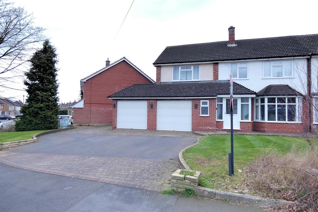 Willmott Road, Four Oaks 5 bed semidetached house £475,000