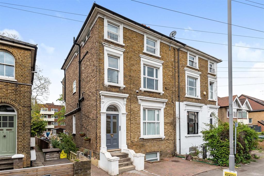 King Charles Road, Surbiton 1 bed flat £1,200 pcm (£277 pw)