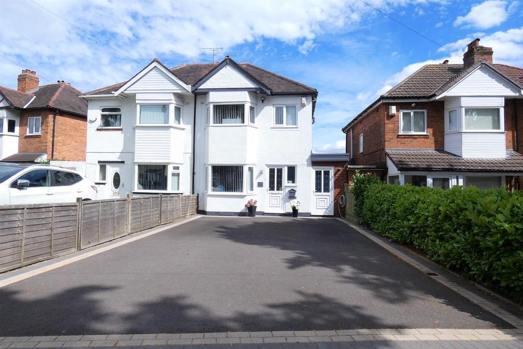 Marshall Grove, Great Barr, Birmingham 3 bed semidetached house for