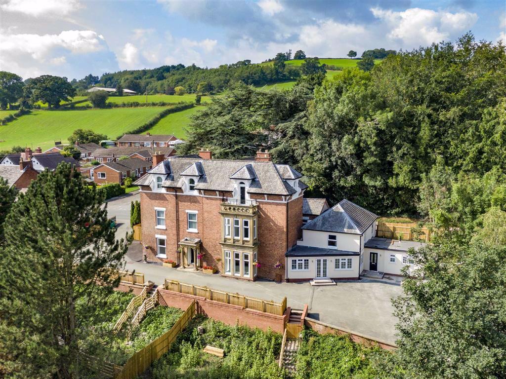 Vyrnwy House, Llansantffraid, Powys 2 bed apartment £800 pcm (£185 pw)