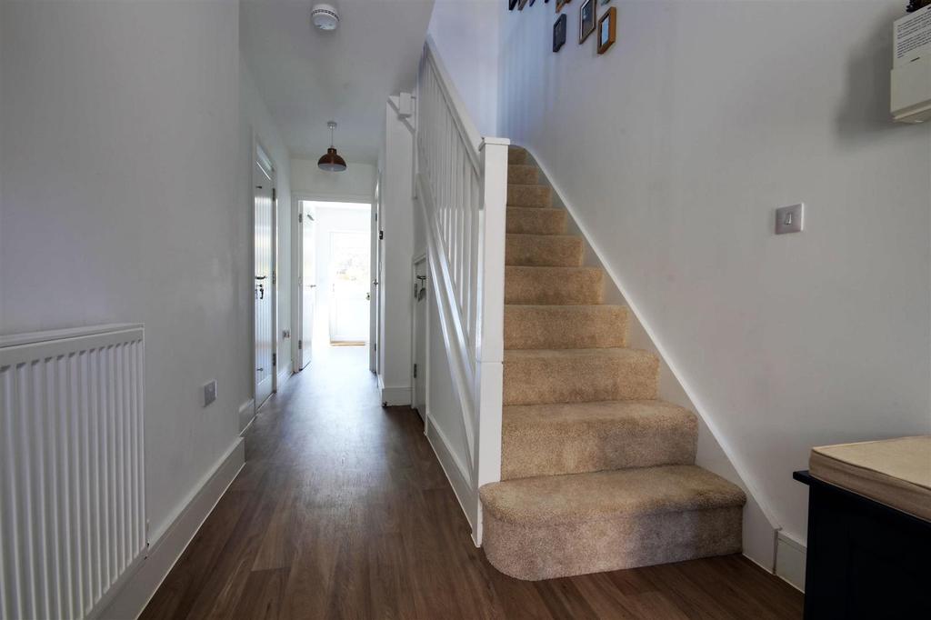 Lister Road, Dursley 3 bed semidetached house £360,000