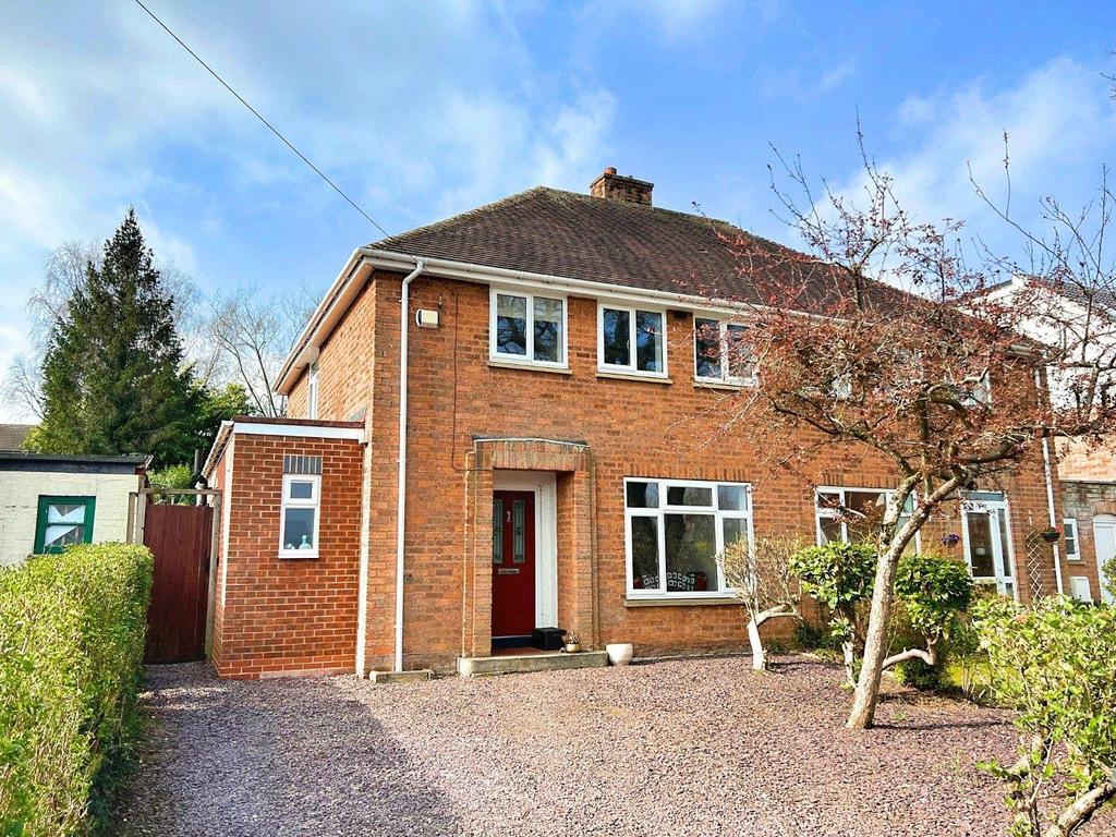 Clarence Road, Four Oaks 3 bed semidetached house £415,000