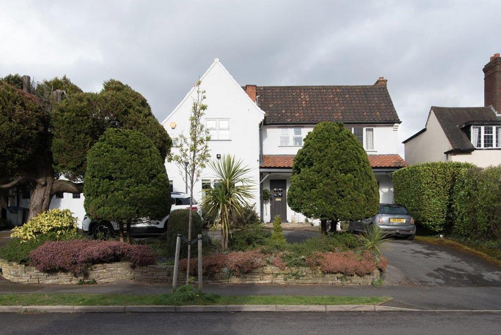 St. Bernards Road, Sutton Coldfield 4 bed detached house for sale £