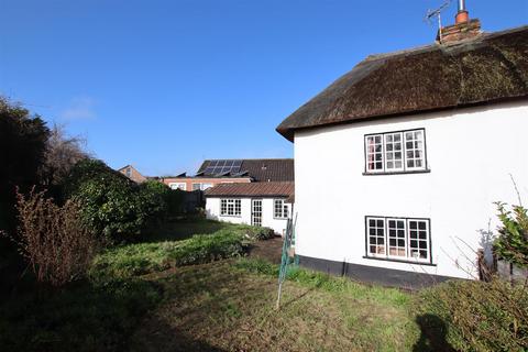 16 Chapel Road, Exeter, EX2 8TB