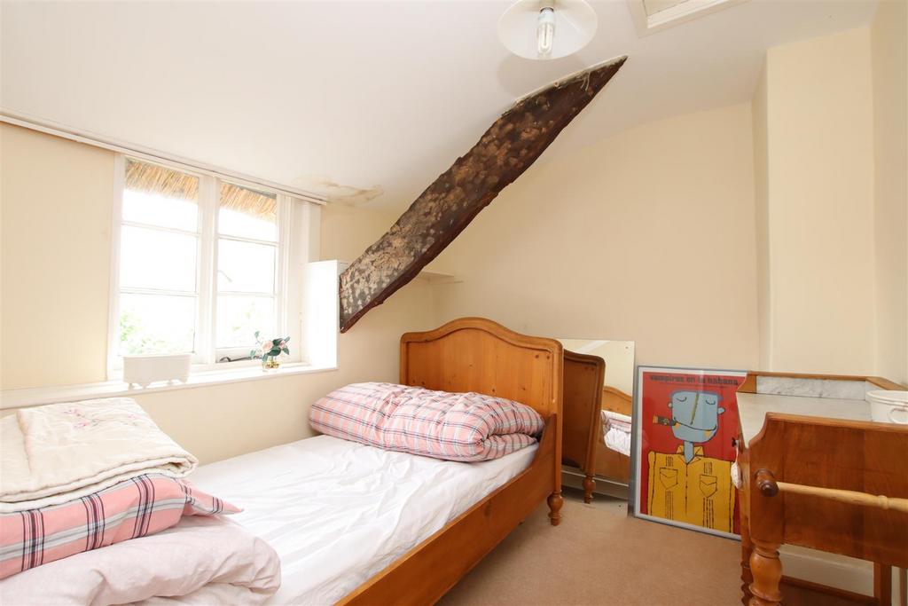 Bedroom 2.JPG