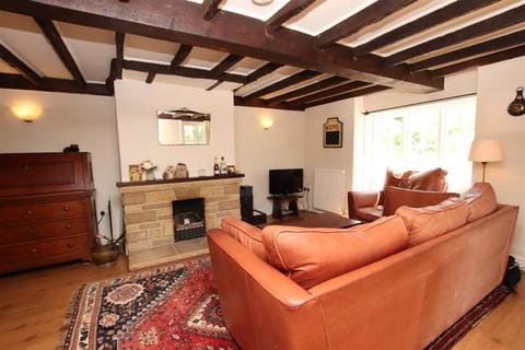 16 Chapel Road, Exeter, EX2 8TB