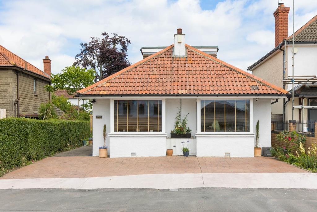 Wells Road, Whitchurch, Bristol, BS14 9HS 5 bed detached bungalow £