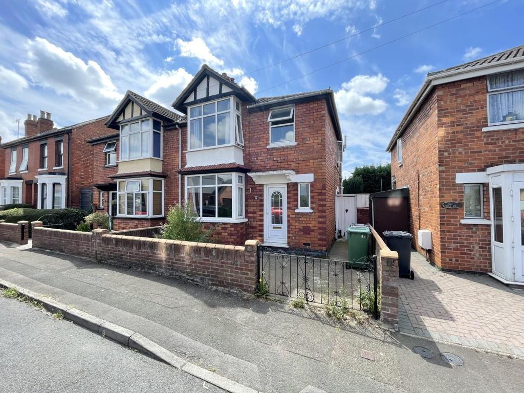 Lewisham Road, Linden, Gloucester 3 bed semidetached house £270,000
