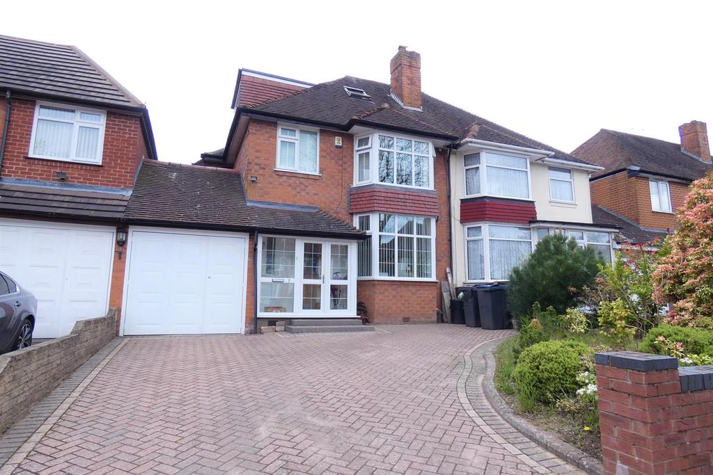 Yateley Avenue, Great Barr, Birmingham 4 bed semidetached house £350,000