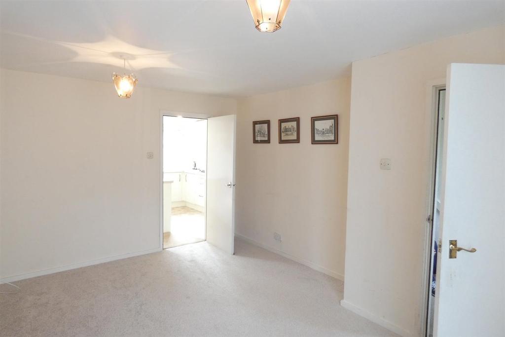 Addenbrooke Drive, Sutton Coldfield 3 bed terraced house for sale £