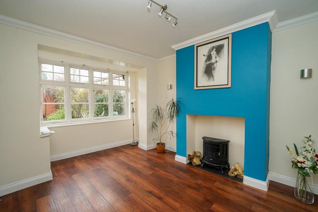 Lake Street, Leighton Buzzard 4 bed link detached house for sale £399,950