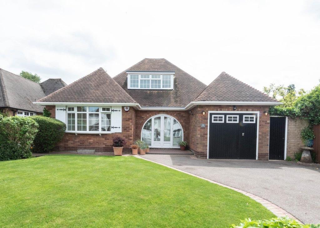 Road, Four Oaks 3 bed detached bungalow £750,000