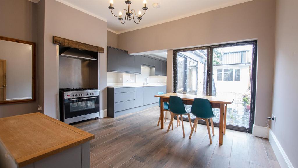 Heslington Road, York, YO10 5AX 2 bed terraced house to rent £1,500