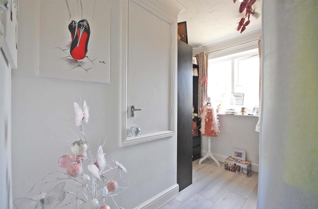 Bedroom 4.jpg