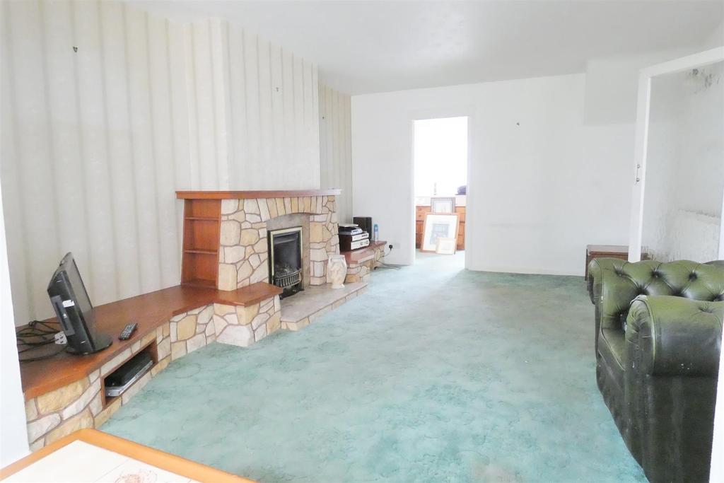 Nevison Grove, Great Barr, Birmingham 3 bed semidetached house £240,000